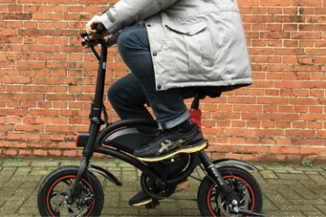 Elektrische step met trappers kopen