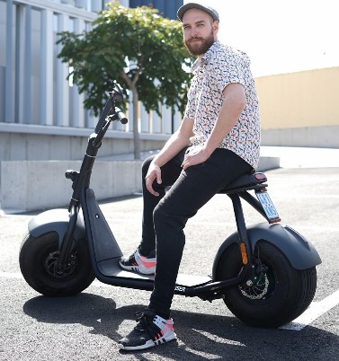 Grote elektrische step